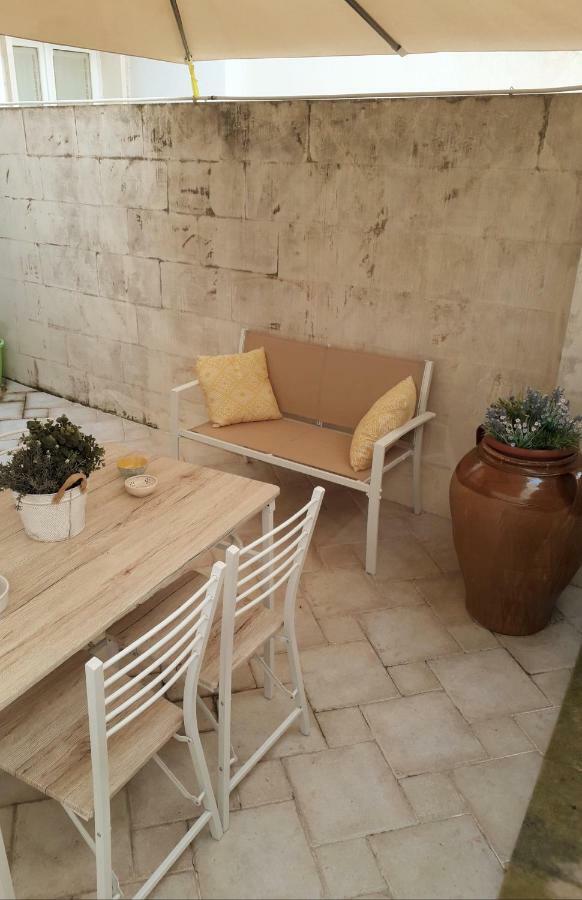 Li Frati Casa Vacanze Лече Екстериор снимка